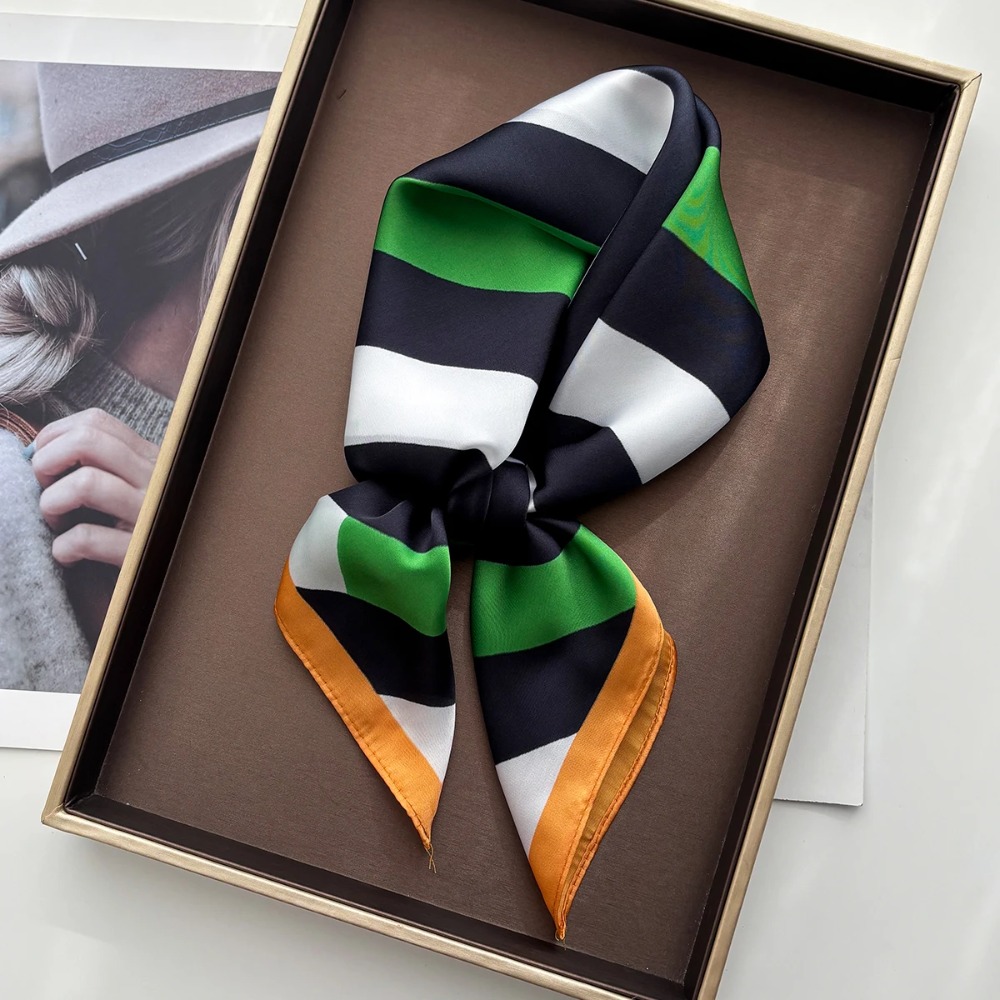Scarf Silk Square - وشاح مطبوع بتصميم جديد من الحرير