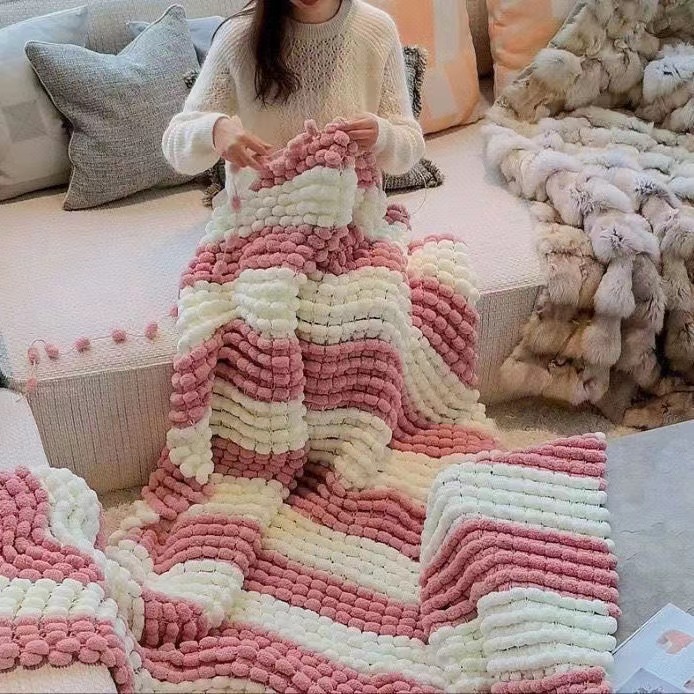 Woven Scarf Blanket - خيط بوم بوم 130 جرام/لفة بألوان