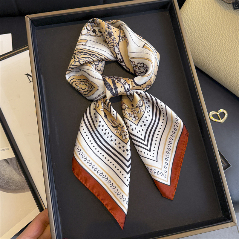 وشاح حريري مربع جديد بتصميم با - مراجعة Scarf Silk Square وسعره