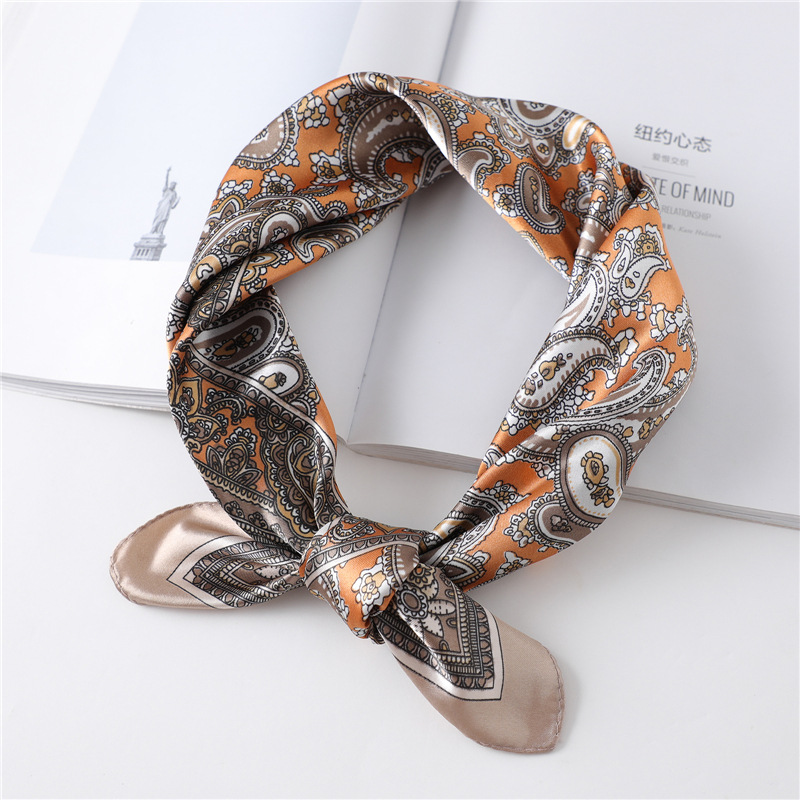 وشاح حريري فاخر مربع الشكل بطو - مراجعة Face Scarf Mask وسعره