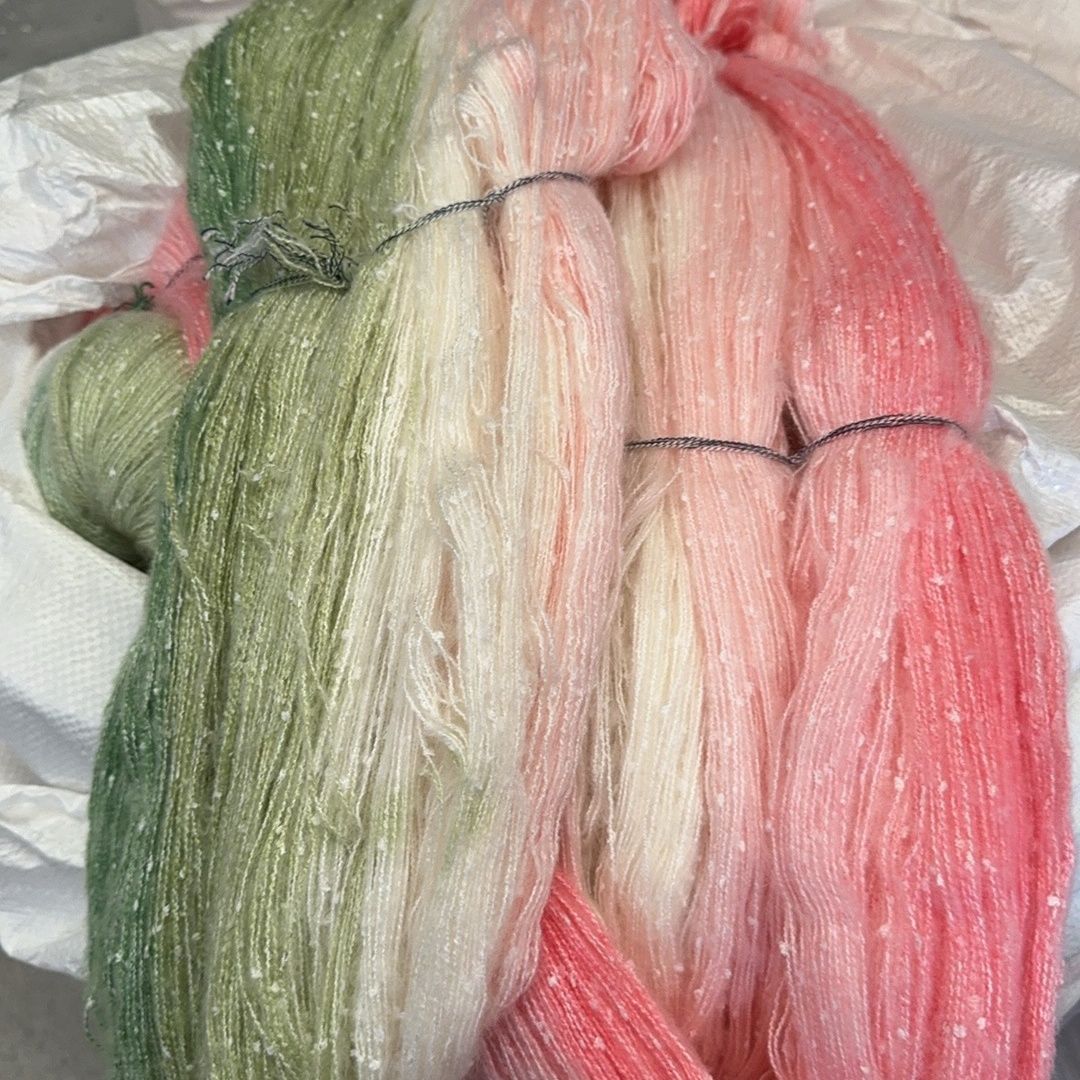 خيوط صوف موهير ملونة متدرجة 50 - مراجعة Woven Scarf Blanket وسعره