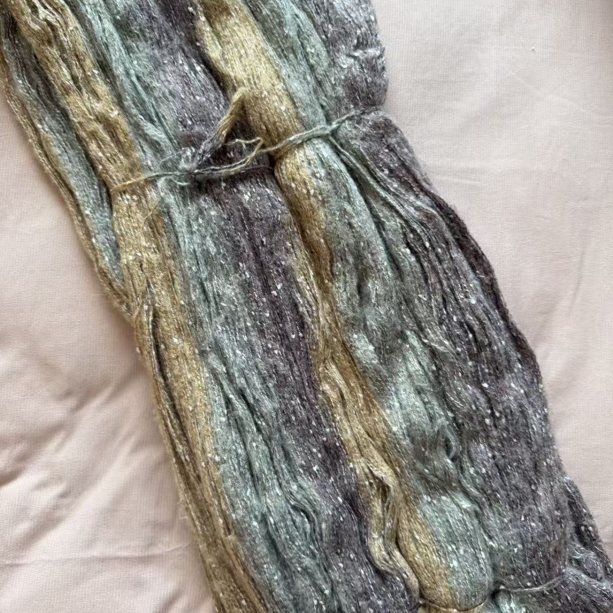 خيوط صوف موهير ملونة متدرجة 50 - مراجعة Woven Scarf Blanket وسعره